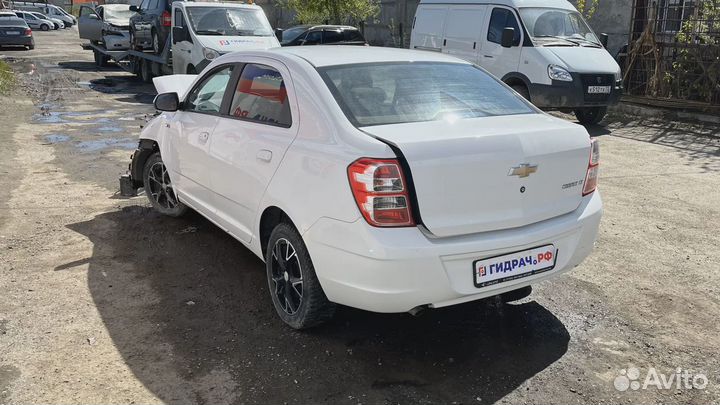 Рамка магнитолы Chevrolet Cobalt (T250) 52049188