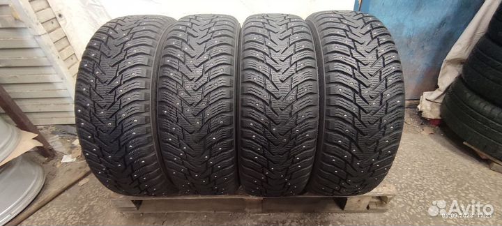 Nokian Tyres Hakkapeliitta 8 SUV 215/65 R16 102T