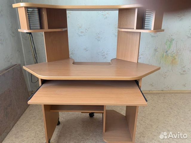 Компьютерный стол