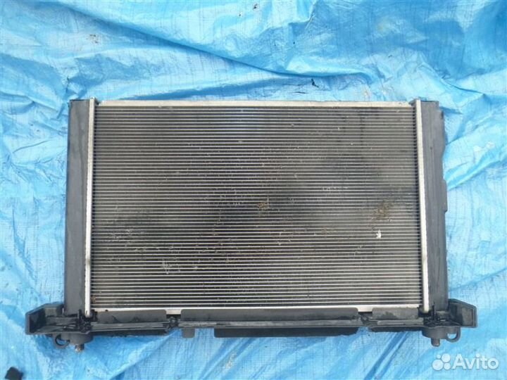 Радиатор двс Toyota Prius Alpha ZVW41 2zrfxe 2011