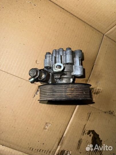 Насос гидроусилителя руля Lexus Lx570 URJ201