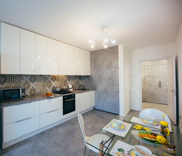 2-к. квартира, 80 м², 6/10 эт.