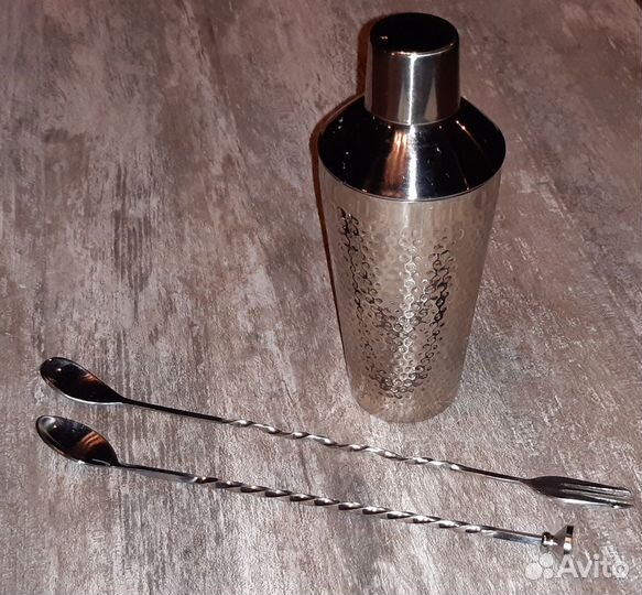 Шейкер и 2 барные ложки
