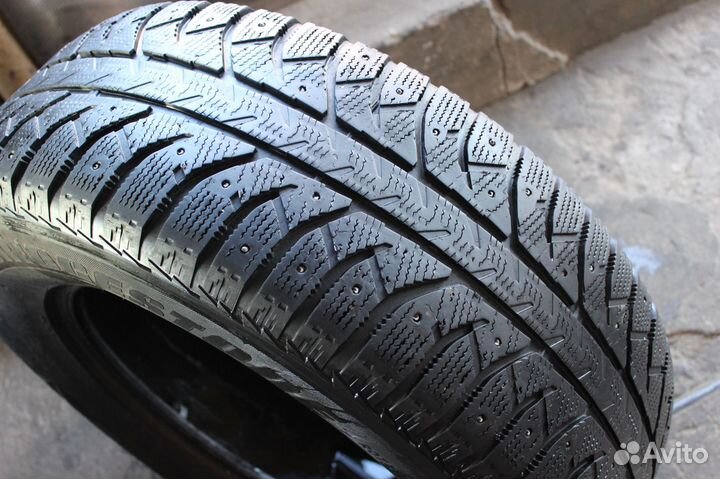 Bridgestone Ice Cruiser 7000 275/65 R17