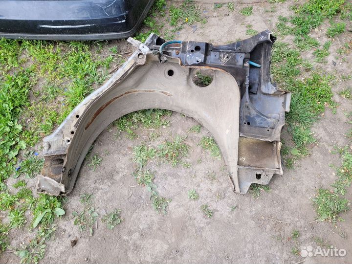 Крыло задняя правая гольф 3,5 дверей