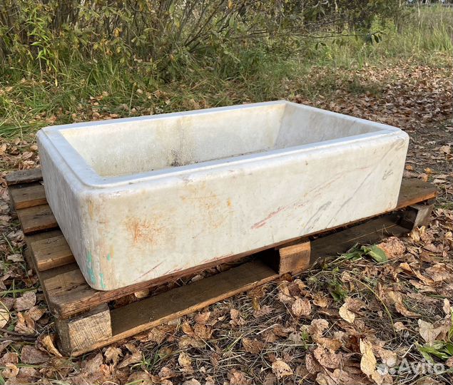 Каменная раковина старинная