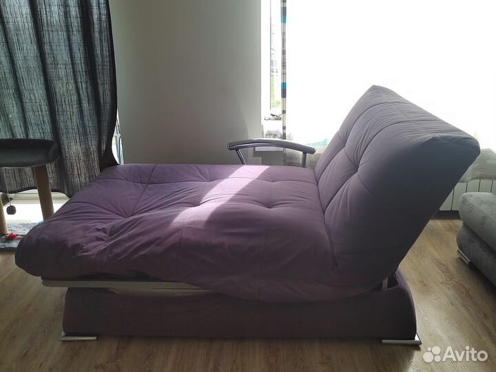 Маленький диван