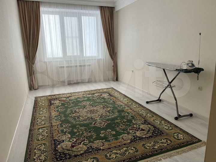 2-к. квартира, 90 м², 5/13 эт.