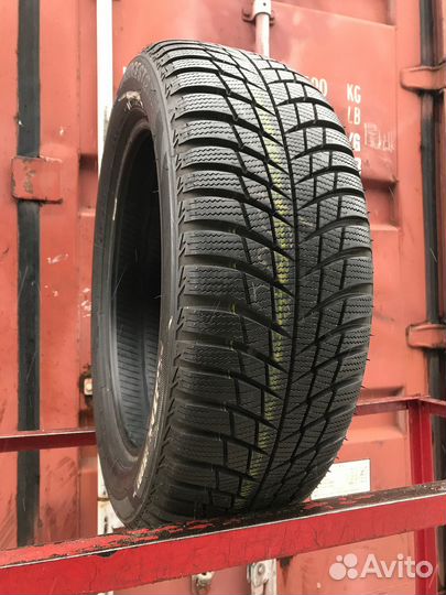 Bridgestone Blizzak LM-001 205/55 R17