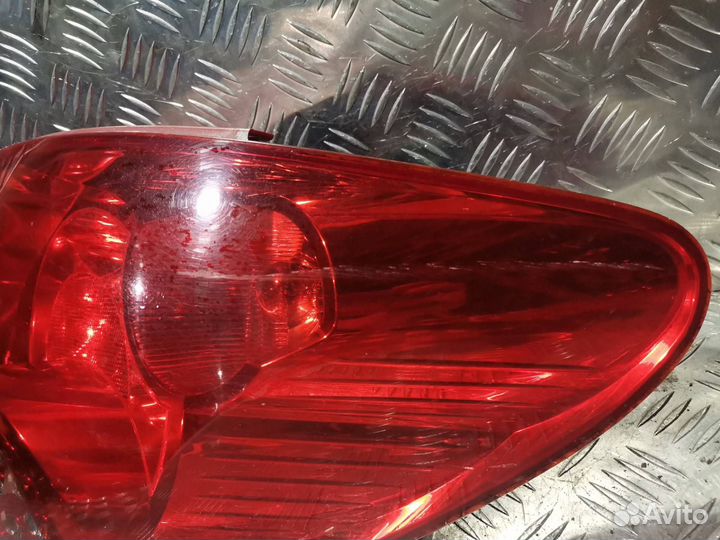 Фонарь задний правый Peugeot 207 2008