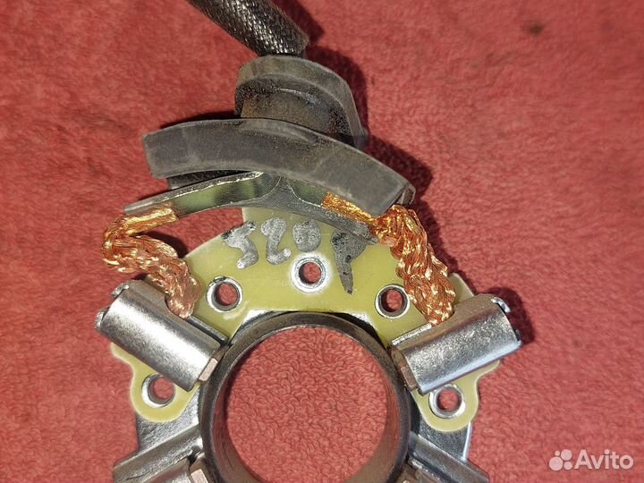 Щеточный узел Прамо-Искра 16.911.433 а\м ваз 21214