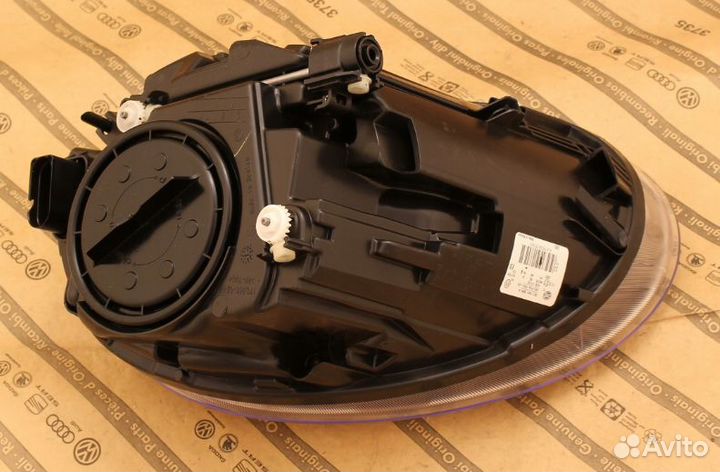 Фара правая VW beetle 11-19