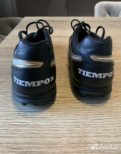 Футбольные бутсы Nike tiempox