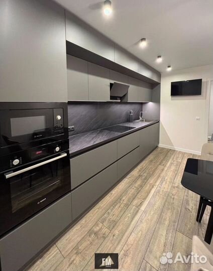 Красивый кухонный гарнитур