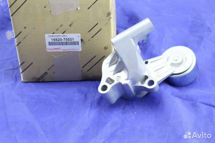 Натяжитель приводного ремня Toyota Coaster toyota