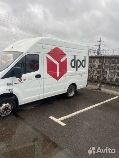 Водитель на своей газели