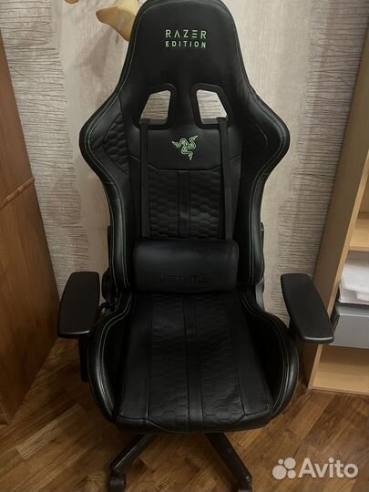 Игровое кресло razer