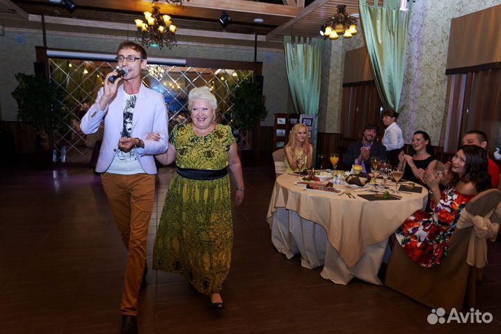 Ведущий или Тамада