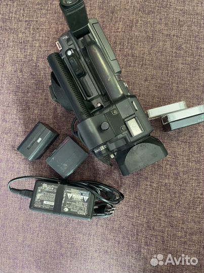 Профессиональная видеокамера sony