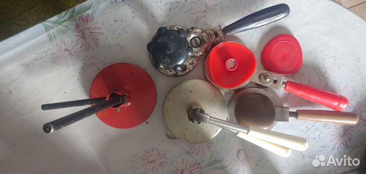 Машинка закаточная для банок