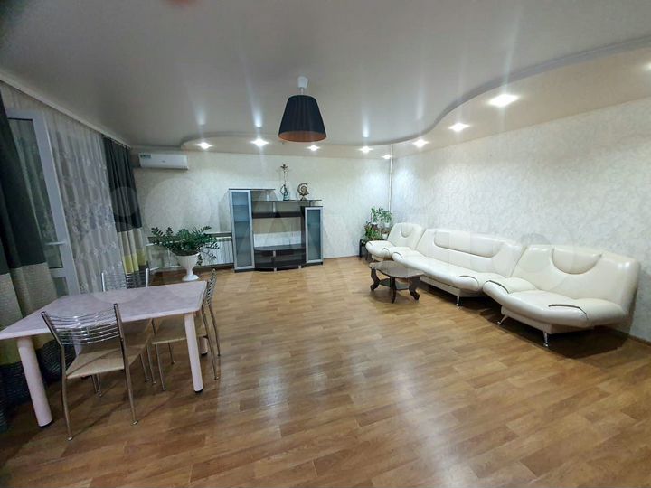 2-к. квартира, 82 м², 9/14 эт.