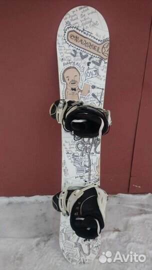 Сноуборд с креплениями и ботинками