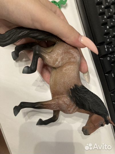 Фигурки лошадей