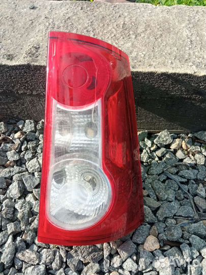 Задний правый фанарь Лада ларгус