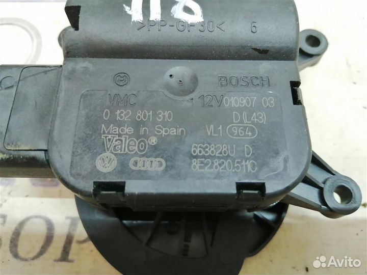 Моторчик заслонки печки Audi A4 (B7) 2004-2009