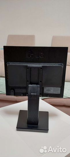 Монитор LG flatron L1752HQ-SF