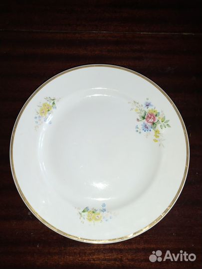 Продам тарелку Дулево