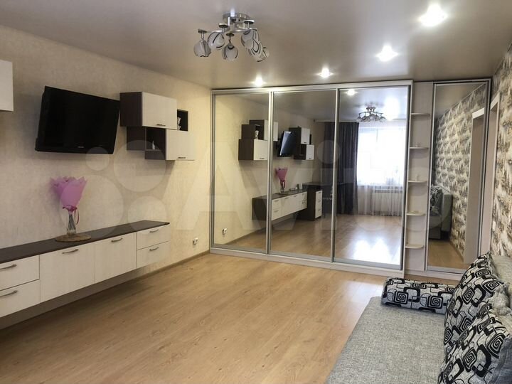 1-к. квартира, 43 м², 1/10 эт.