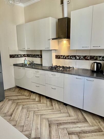 2-к. квартира, 85 м², 2/3 эт.