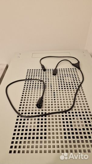 Кабель-разветвитель Y типа IEC 320 C14 на 2 x C13