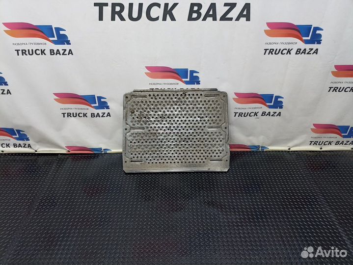 1438418 Трап на раму центральный