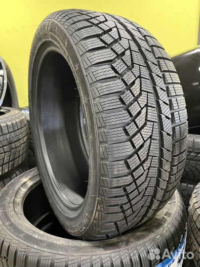 Sailun Ice Blazer Alpine EVO1 255/40 R19
