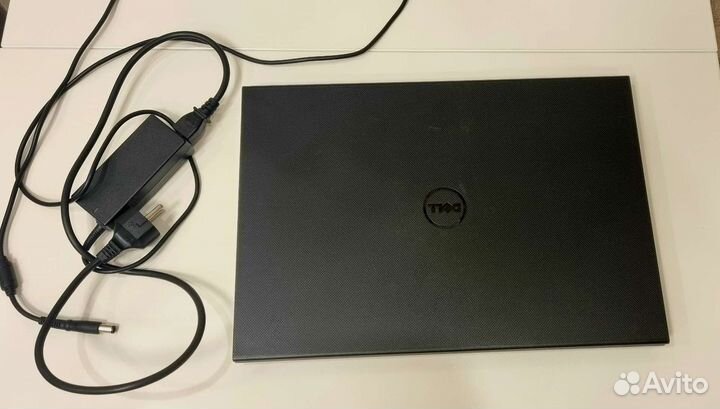 Dell inspiron 15, model dsdnn52, 15,6' 3000 Series