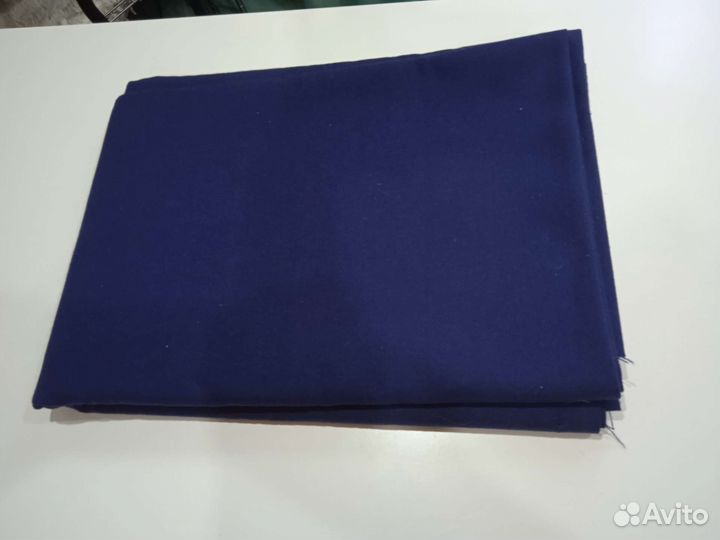 Отрез шерстяной ткани