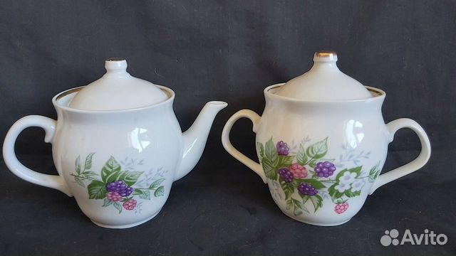 Чайный фарфоровый набор (чайник + сахарница)