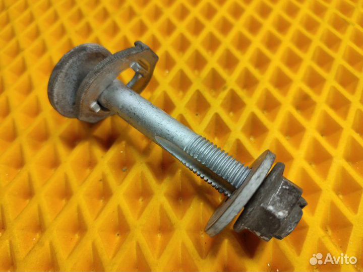 Болт развальный Mercedes S W221 3.5 M272 2009