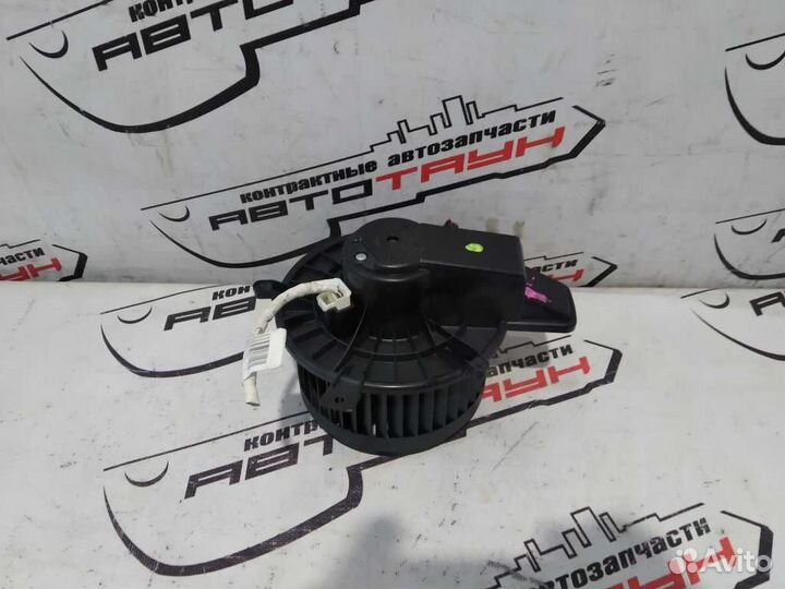 Моторчик печки jeep grand cherokee WK2 68224189AA