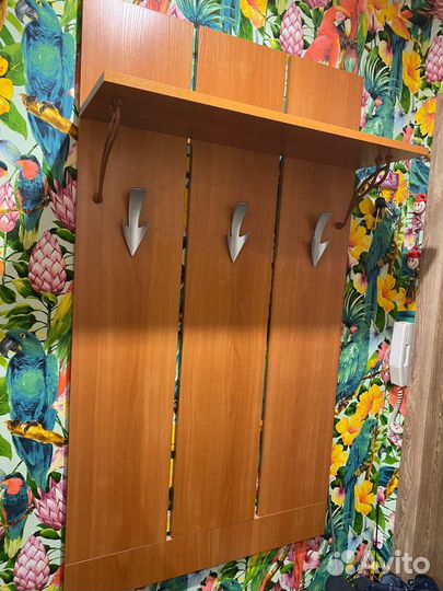 Вешалка в прихожую