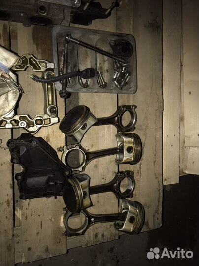 Разобранный двигатель shda 1.6 с ff2