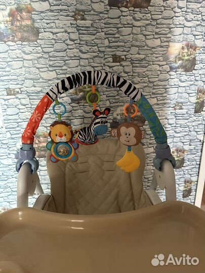 Дуга с игрушками