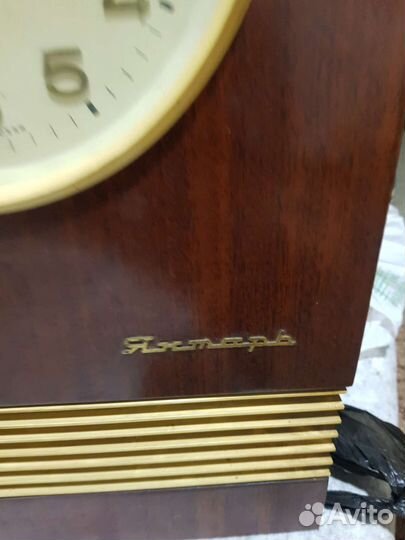 Часы эксклюзив исправ с боем с ключами и маятн