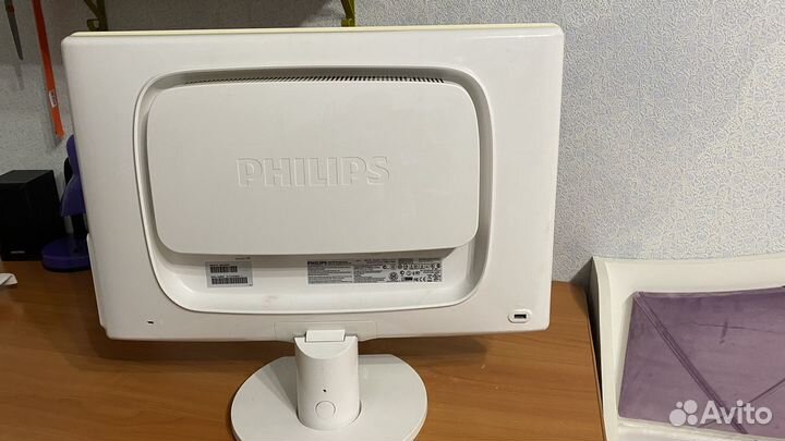 Монитор Philips 22