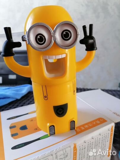 Дозатор для зубной пасты