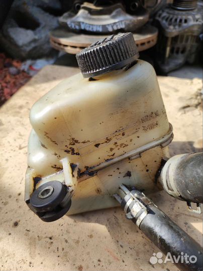 Бачок гидроусилителя Mazda 323 f BA