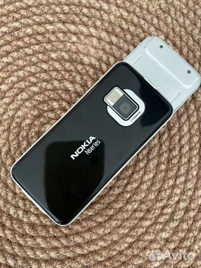 Смартфон Nokia N81
