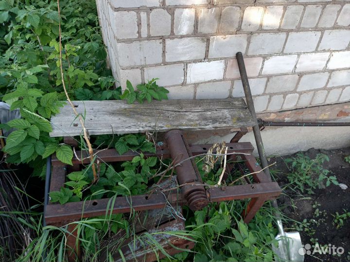 Станина циркулярной пилы с фуганком